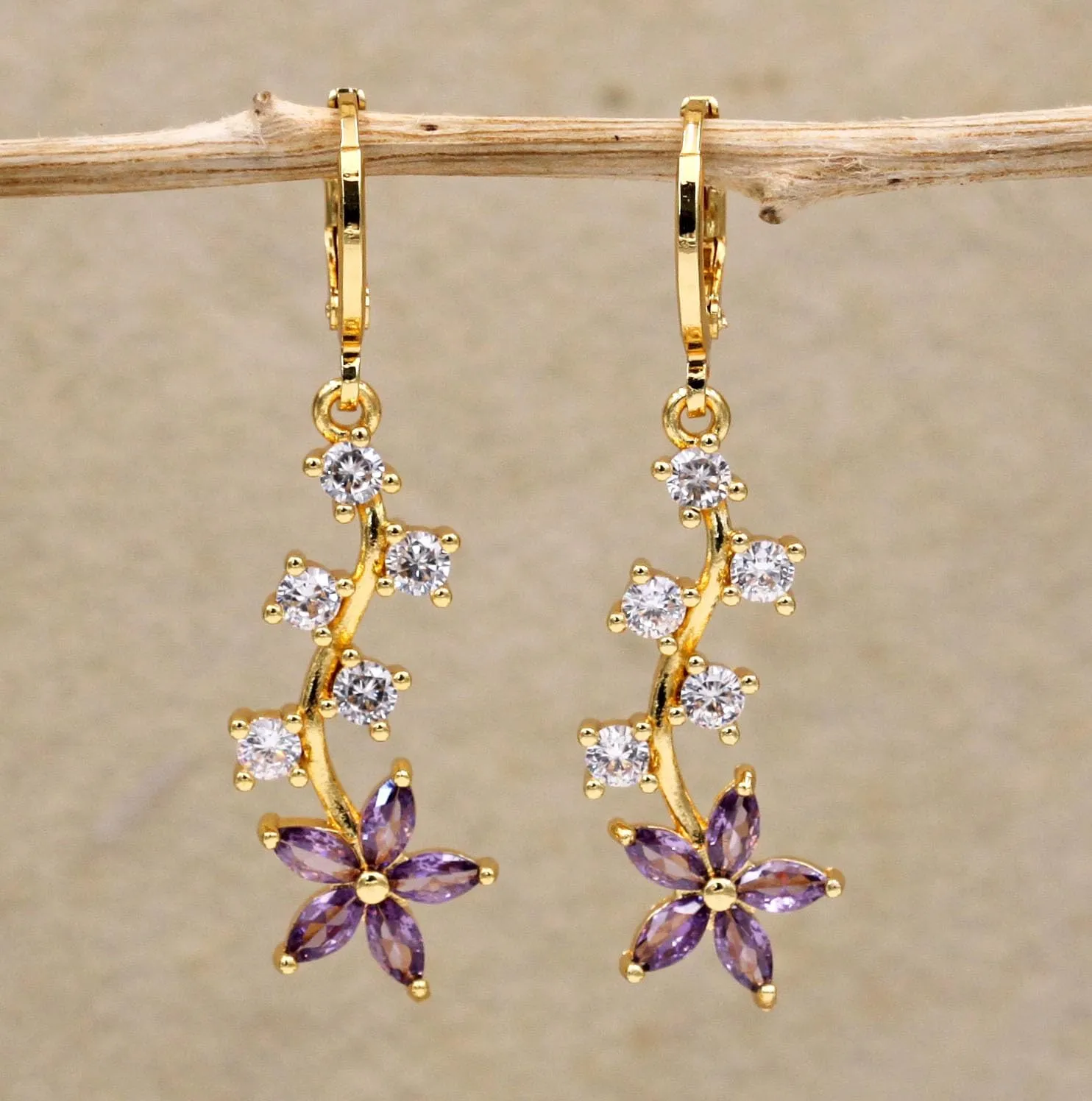 18K Gold Plated, 4 Pairs Drop Dangle Earrings Set for Women, Flower/Heart/Animal/Pearl Drop earrings, Hypoallergenic Cubic Zirconia Earrings, Lightweight, Party earrings, gold earrings, Jewelry for Gifts, Fashion