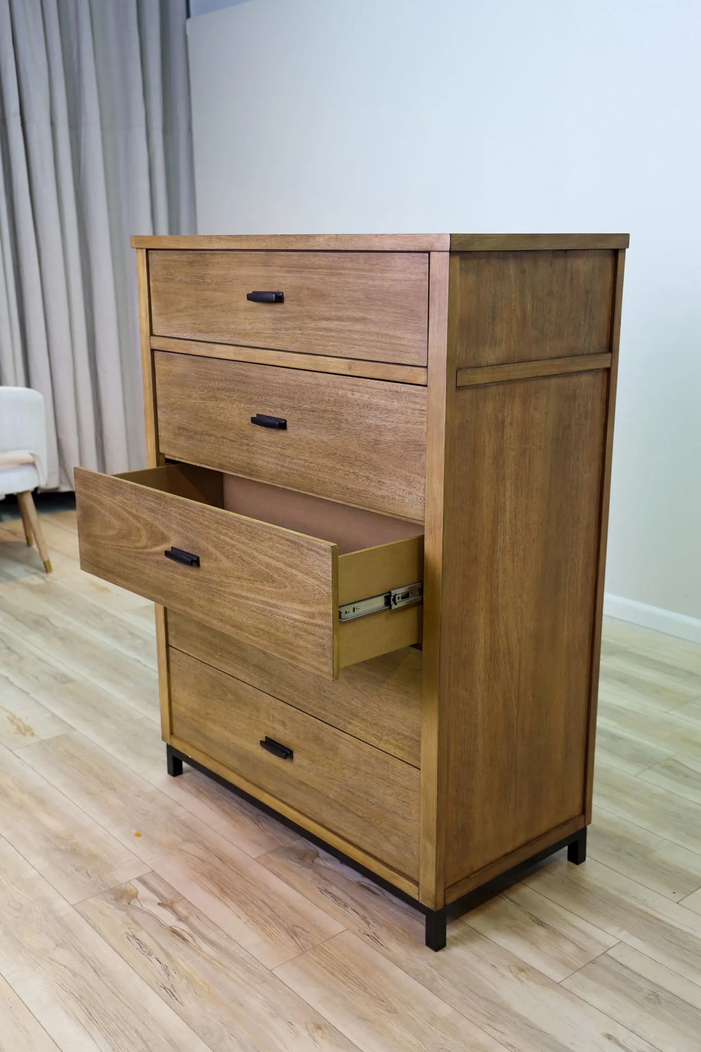 Graham Chest