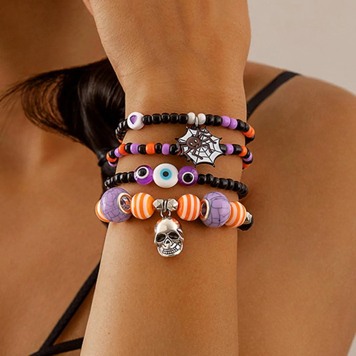 Hallows Bracelets Set Halloween Pumpkin Bracelet for Women Ghost Bracelet Beaded Stretch Bracelet Surfer Heishi Bracelets Hallows Stackable Elastic Friendship Bracelets