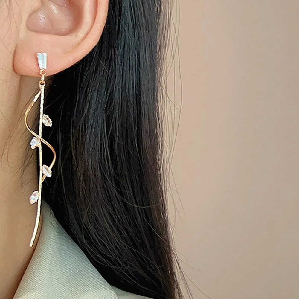 Long Crystal Tassel Drop Dangle Earrings for Women Sparkly Zirconia Spiral Dangling Earrings Gold Threader Earrings Wedding Jewelry Gifts
