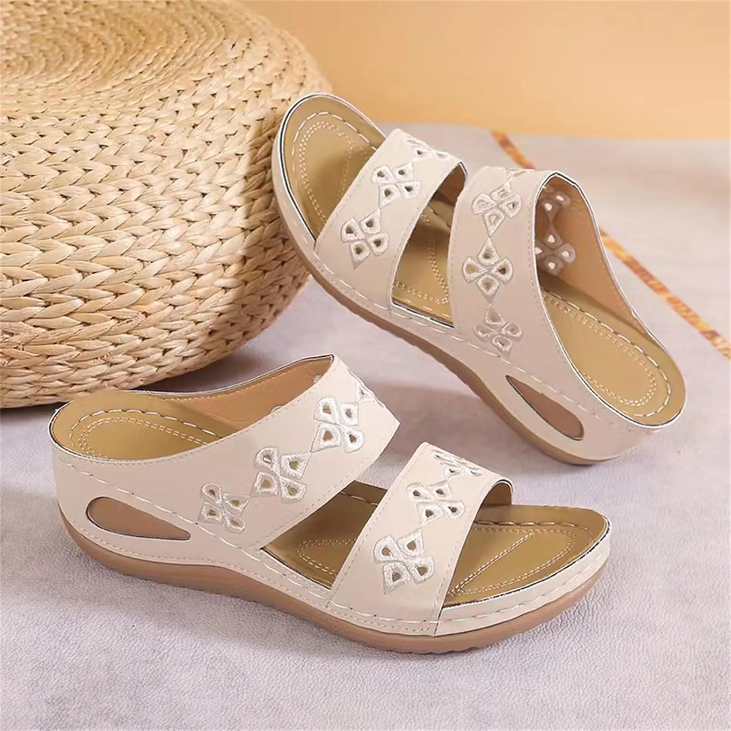 Slip On Wedge Sandals for Women Comfortable Casual Summer Ladies Slide Slippers Indoor and Outdoor Thick Sole Open Toe Garden Shoes Crisscross Woven Comfy Dressy Slides Lightweight Platform Sandals