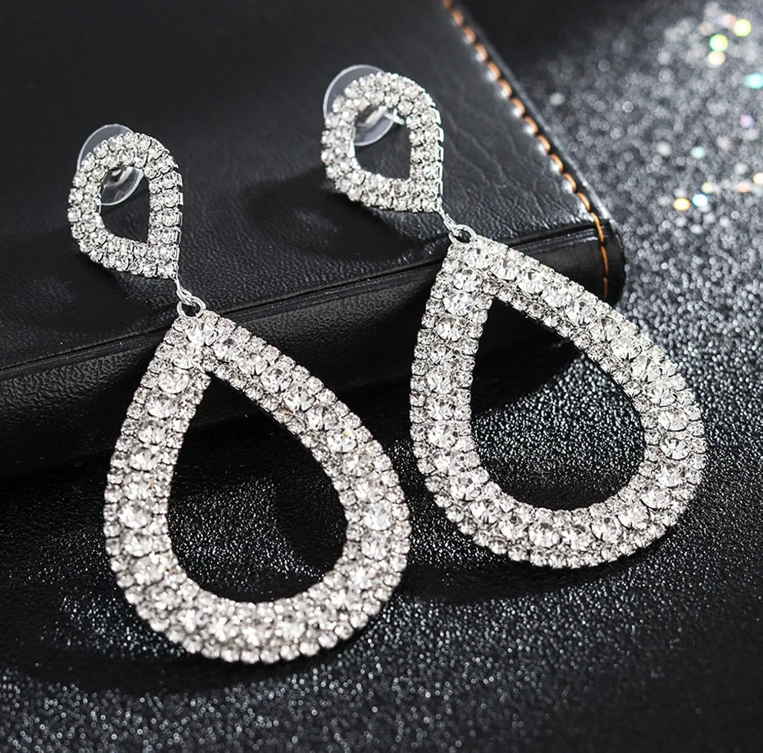 Sparkling Rhinestone Teardrop Dangle Earrings Elegant Crystal Statement Earrings Delicate Teardrop Drop Earrings for Prom Hypoallergenic Wedding Jewelry