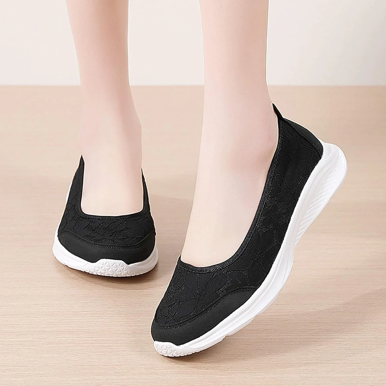 Women's Walking Shoes Breathable Lightweight Slip-On Loafers Mesh Non Slip Casual Athletic Running Shoes Low Top Gym Sneakers