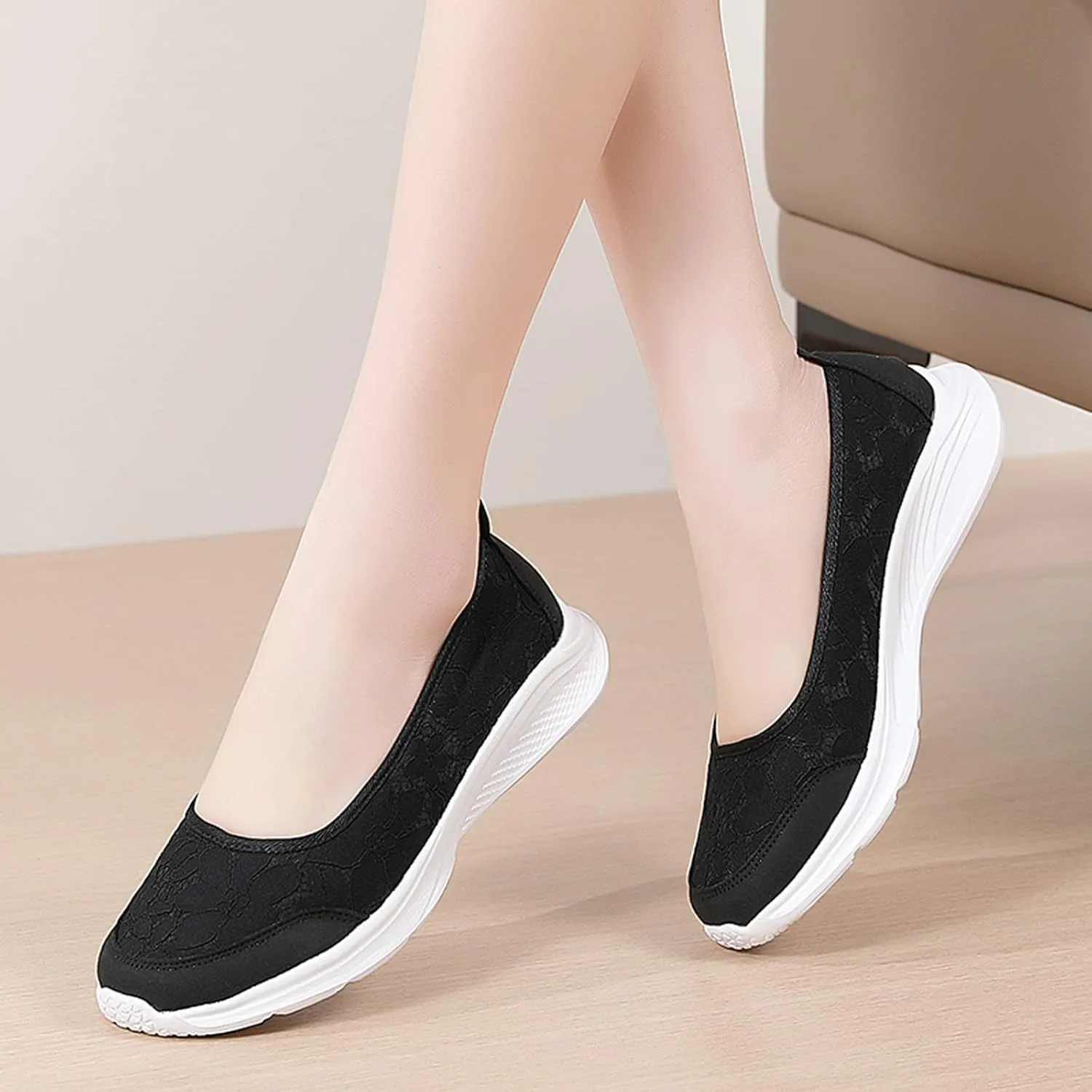 Women's Walking Shoes Breathable Lightweight Slip-On Loafers Mesh Non Slip Casual Athletic Running Shoes Low Top Gym Sneakers